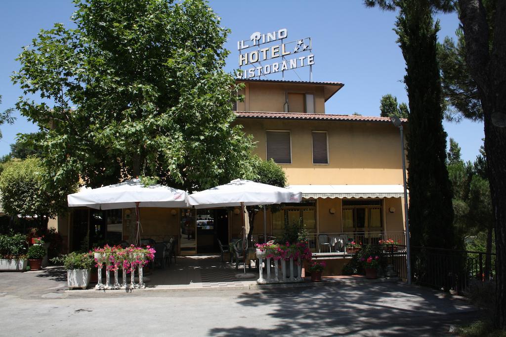 Hotel Ristorante Il Pino تشيوسي المظهر الخارجي الصورة