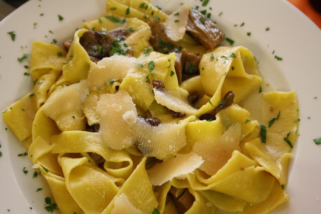 Hotel Ristorante Il Pino تشيوسي المظهر الخارجي الصورة