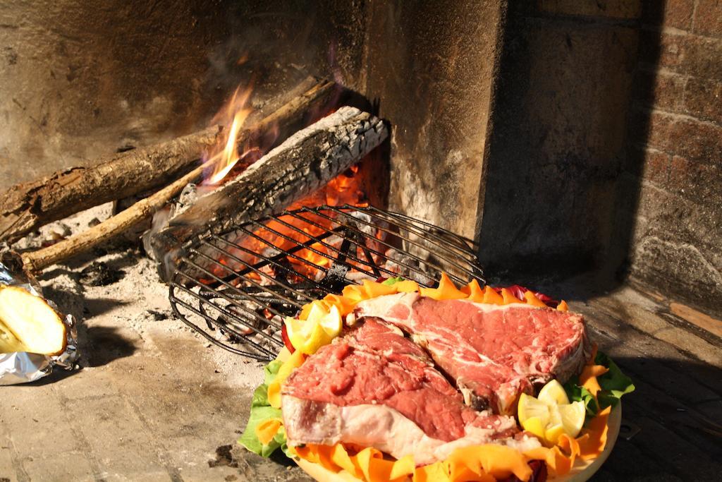Hotel Ristorante Il Pino تشيوسي المظهر الخارجي الصورة