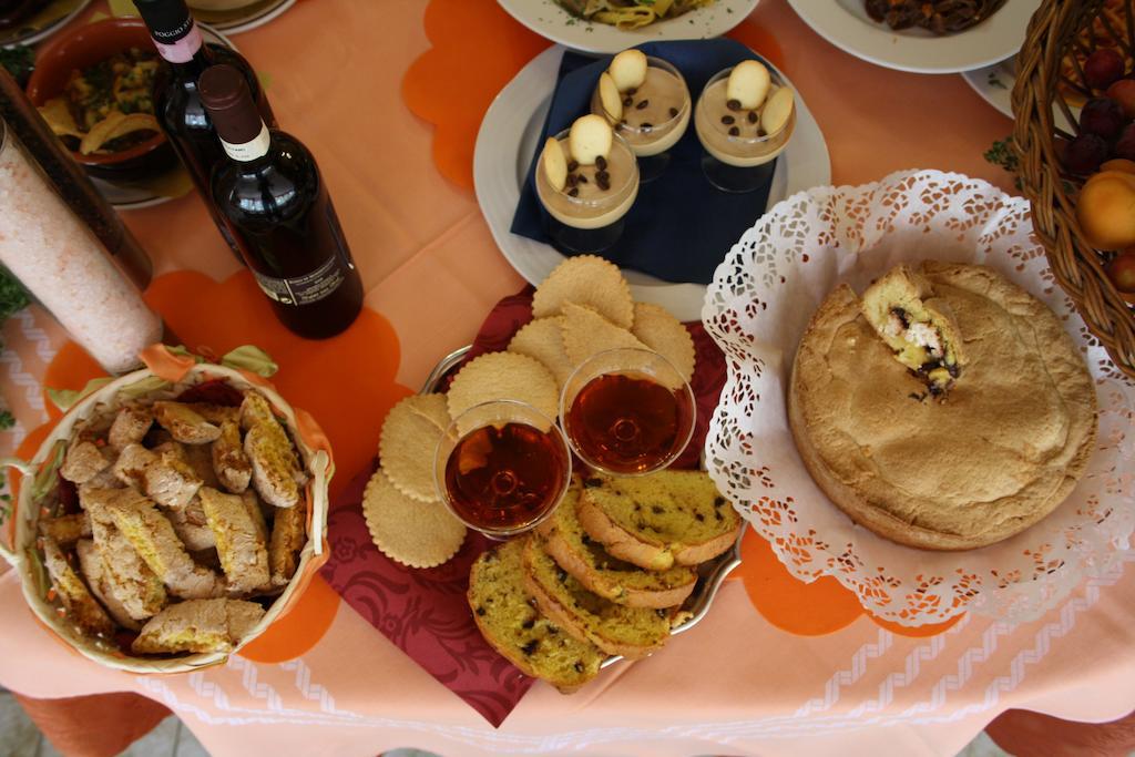 Hotel Ristorante Il Pino تشيوسي المظهر الخارجي الصورة