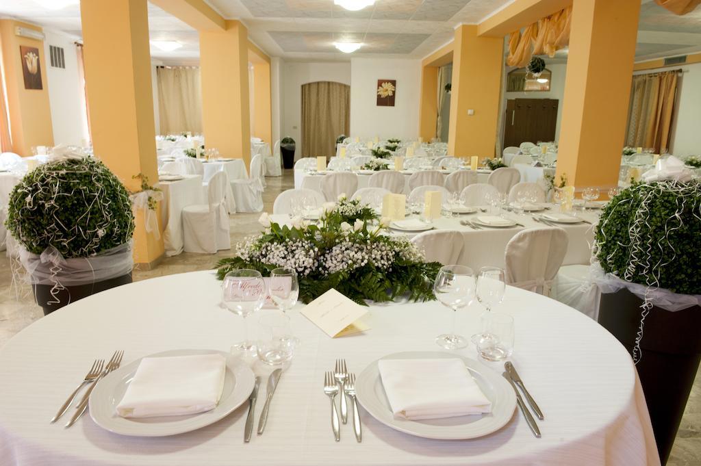 Hotel Ristorante Il Pino تشيوسي المظهر الخارجي الصورة