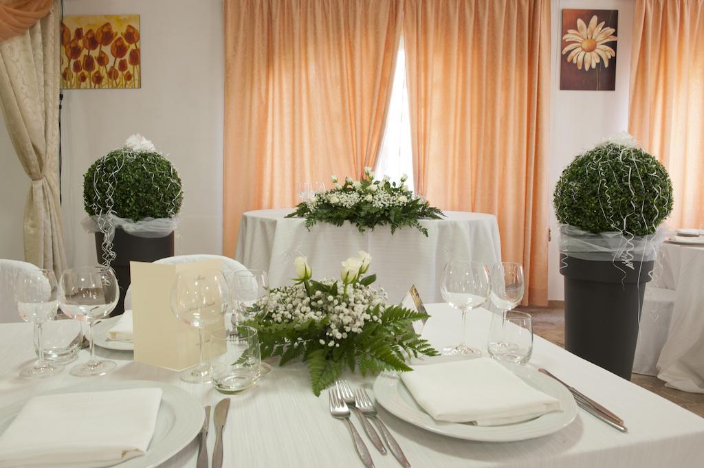 Hotel Ristorante Il Pino تشيوسي المظهر الخارجي الصورة